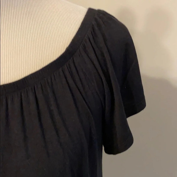 •Socialite• On/off shoulder black tee - so cute💕 - Picture 3 of 8